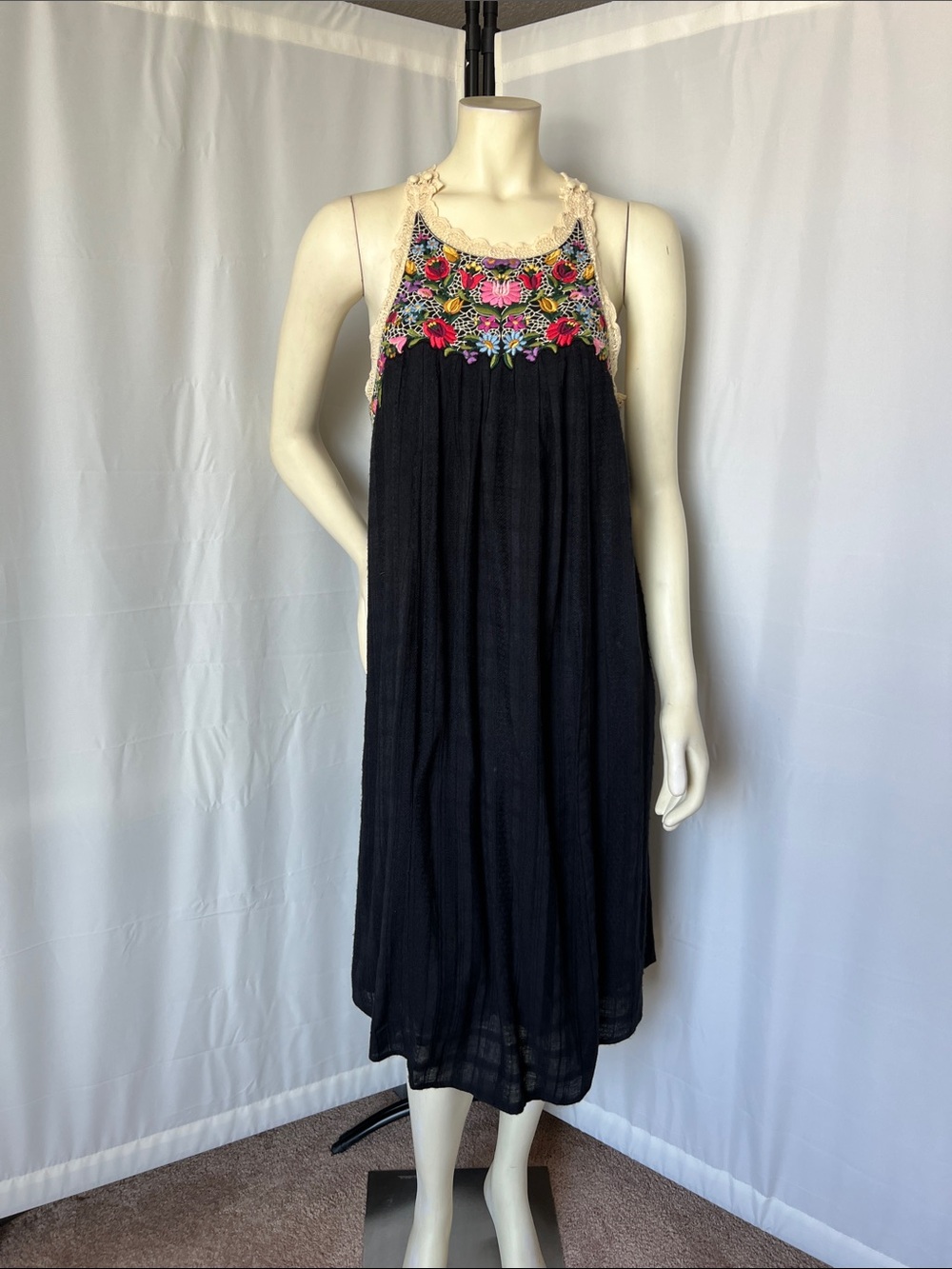Anthropologie Akemi + Kim Mosley Embroidered Shift Dress